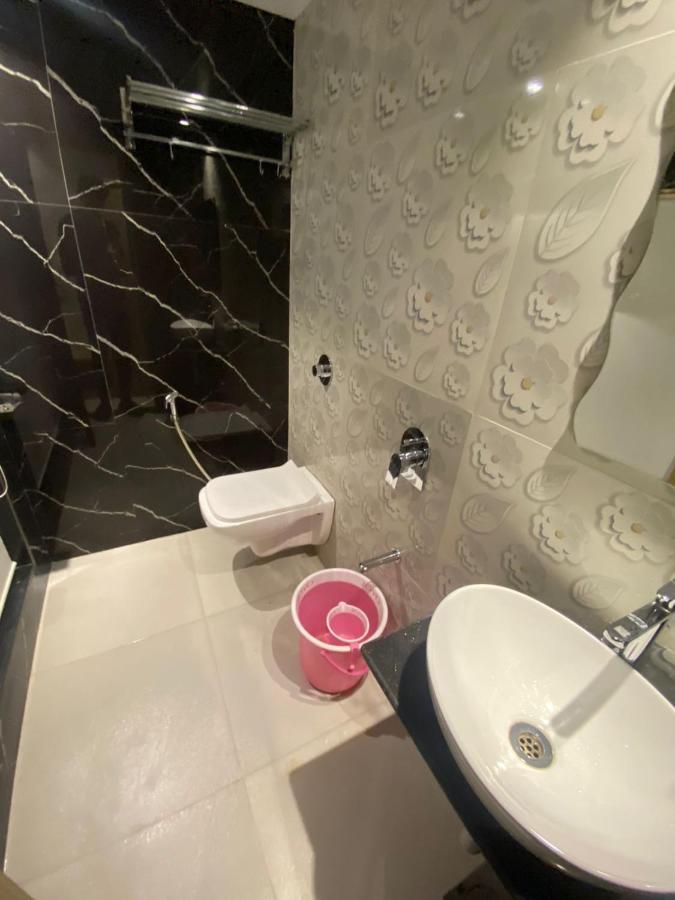 Hotel Bkc Crown - Near Trade Centre, Visa Consulate Мумбай Екстериор снимка