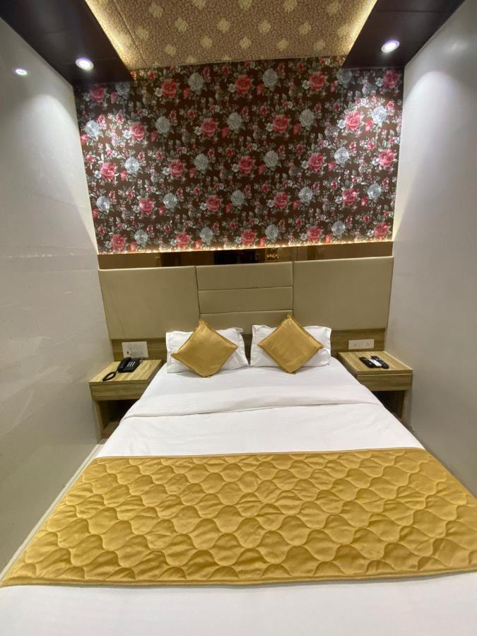 Hotel Bkc Crown - Near Trade Centre, Visa Consulate Мумбай Екстериор снимка