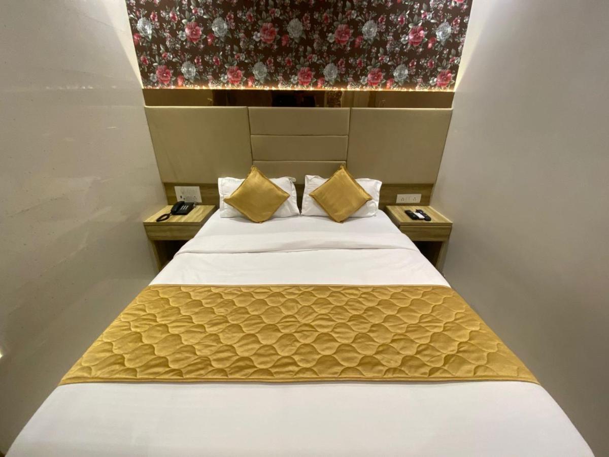 Hotel Bkc Crown - Near Trade Centre, Visa Consulate Мумбай Екстериор снимка