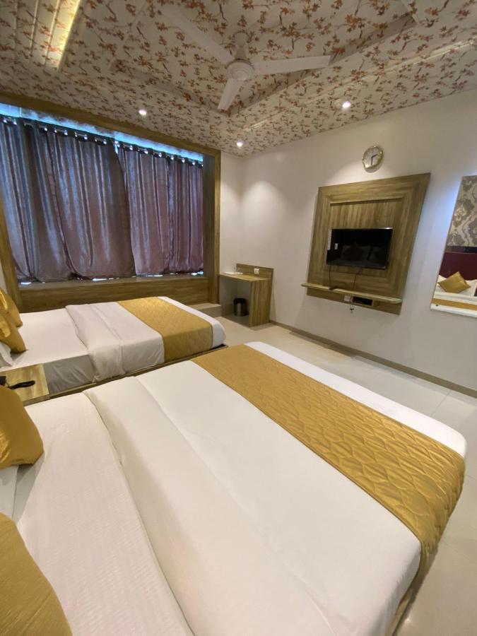 Hotel Bkc Crown - Near Trade Centre, Visa Consulate Мумбай Екстериор снимка