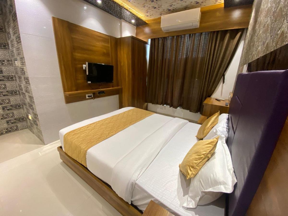 Hotel Bkc Crown - Near Trade Centre, Visa Consulate Мумбай Екстериор снимка