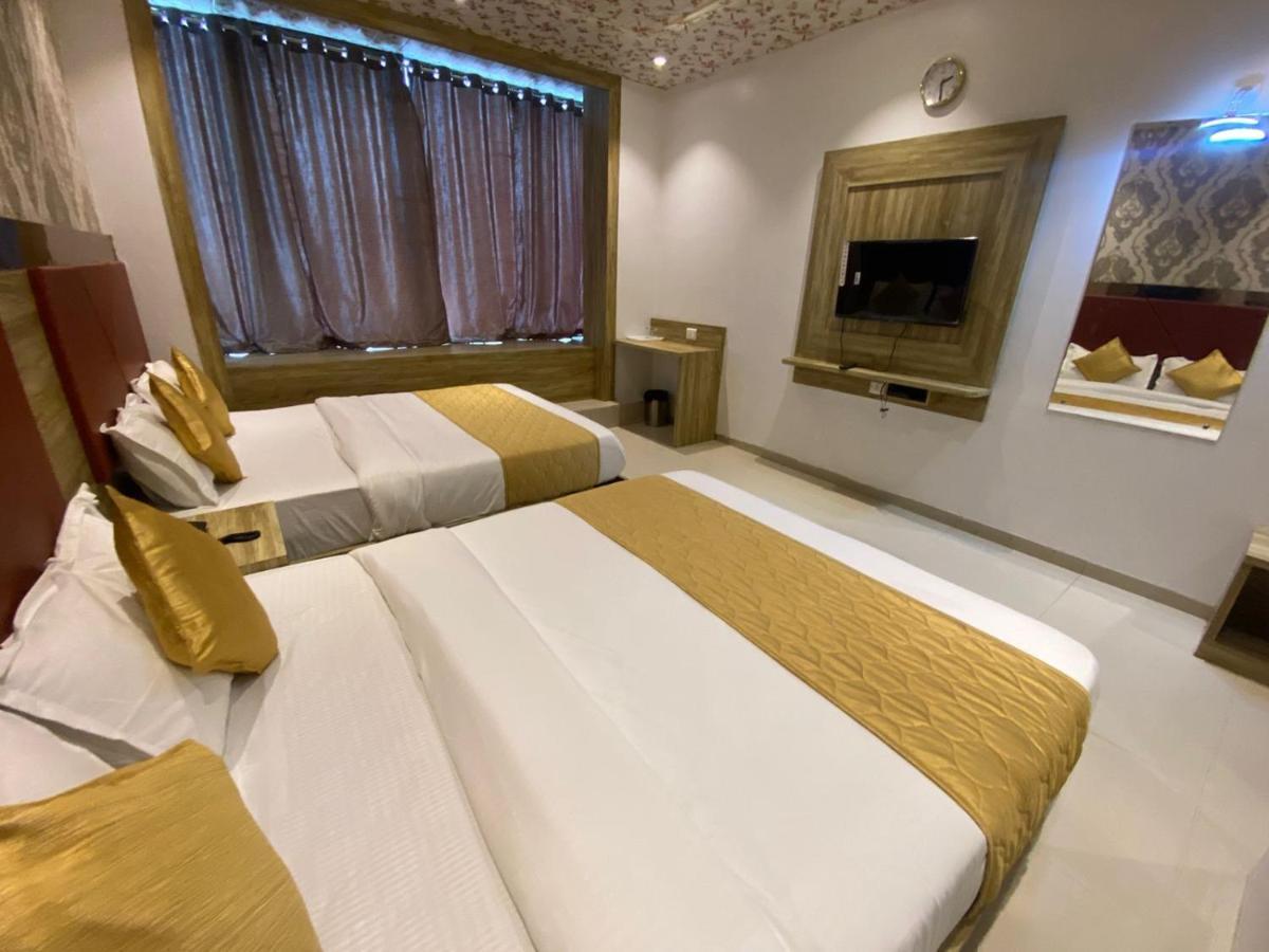 Hotel Bkc Crown - Near Trade Centre, Visa Consulate Мумбай Екстериор снимка