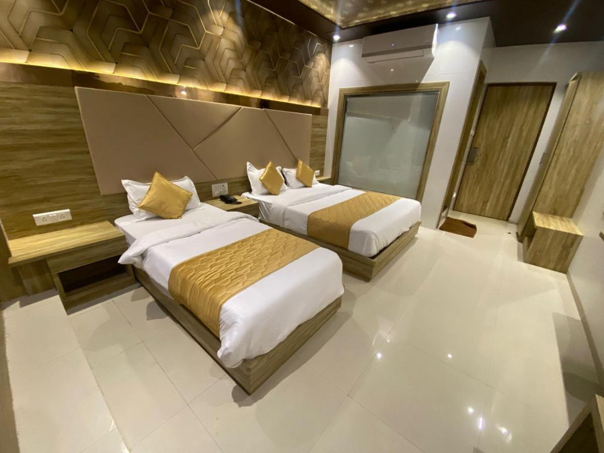 Hotel Bkc Crown - Near Trade Centre, Visa Consulate Мумбай Екстериор снимка