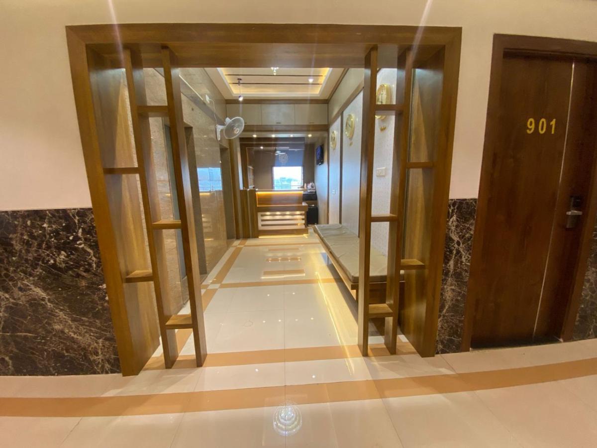 Hotel Bkc Crown - Near Trade Centre, Visa Consulate Мумбай Екстериор снимка